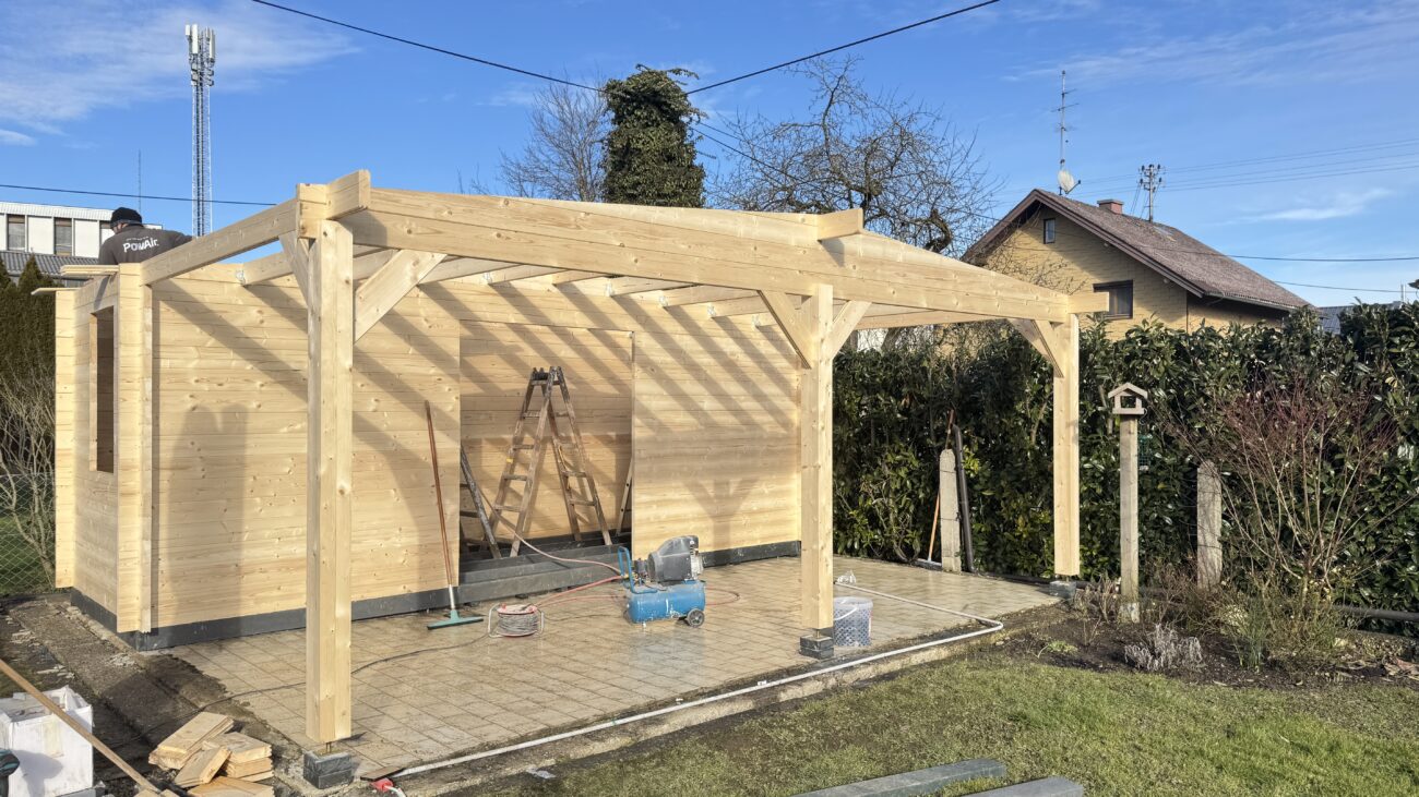 Gartenhaus mit Vordach